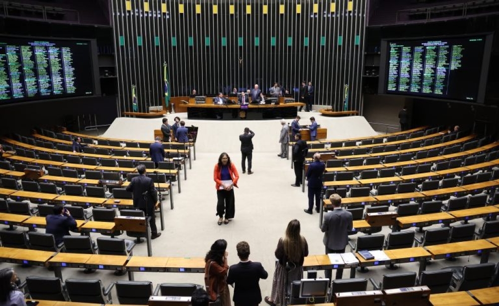 Câmara aprova proposta que prevê aposentadoria compulsória aos 75 anos