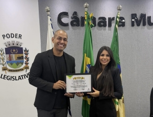 Advogada Vitória M. Ferreira é homenageada na Câmara Municipal de Mesquita por destaque na advocacia