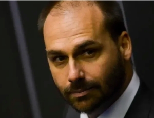  Operador do fundo que teve dinheiro de Vorcaro comprou casa em cidade onde vive Eduardo Bolsonaro