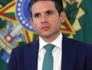 Renan Calheiros: emenda de Hugo Motta foi proposta para beneficiar Henrique Vorcaro