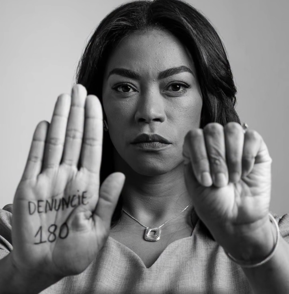 Cantora Elaine Martins usa música “Denuncie” para levar mensagem de conscientização e combate à violência contra a mulher