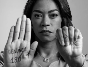 Cantora Elaine Martins usa música “Denuncie” para levar mensagem de conscientização e combate à violência contra a mulher