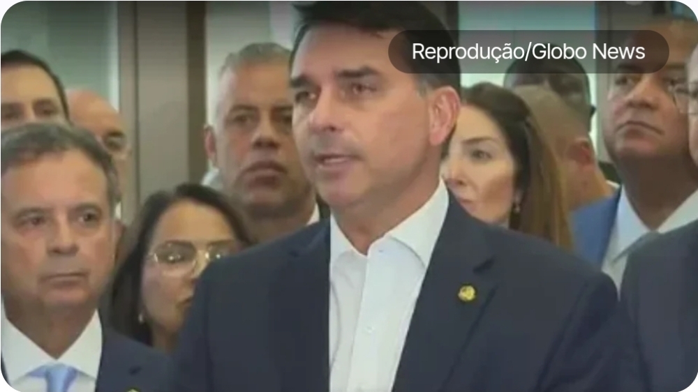 Flávio Bolsonaro admite ter visitado Vorcaro após primeira prisão do ex-banqueiro