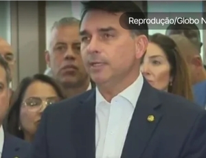 Flávio Bolsonaro admite ter visitado Vorcaro após primeira prisão do ex-banqueiro