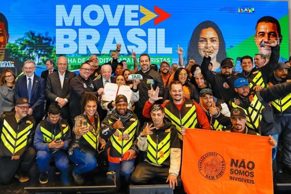 Lula cria programa de R$ 30 bilhões para motoristas de aplicativos
