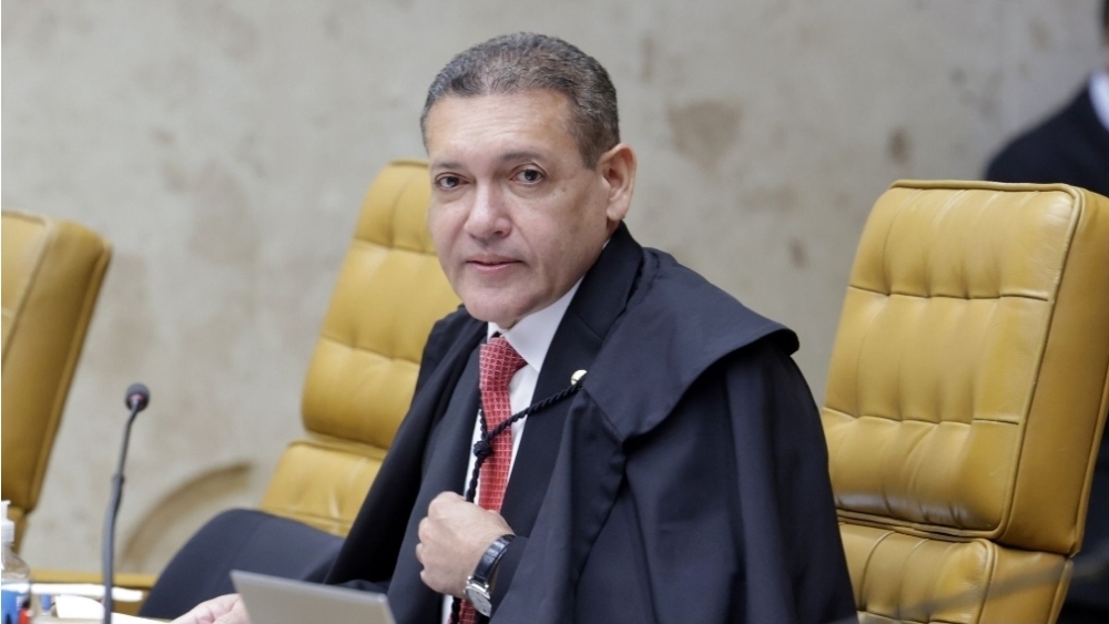 Kassio ignora dez pedidos de Daniela Mercury em ação contra Eduardo Bolsonaro