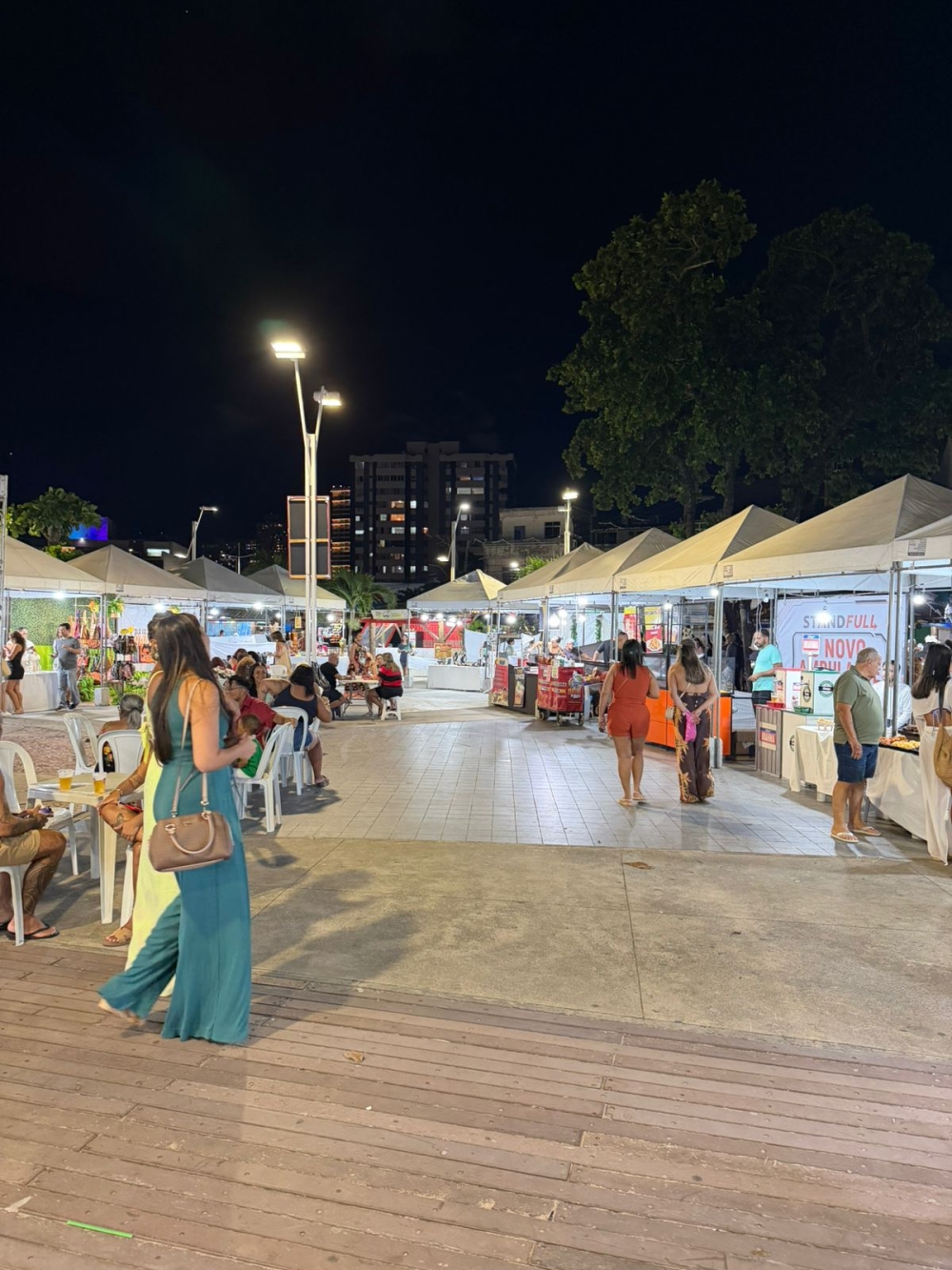 Feira de Variedades ocupa Praça da Sé e reacende debate sobre feiras de rua em Salvador