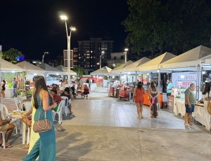 Feira de Variedades ocupa Praça da Sé e reacende debate sobre feiras de rua em Salvador