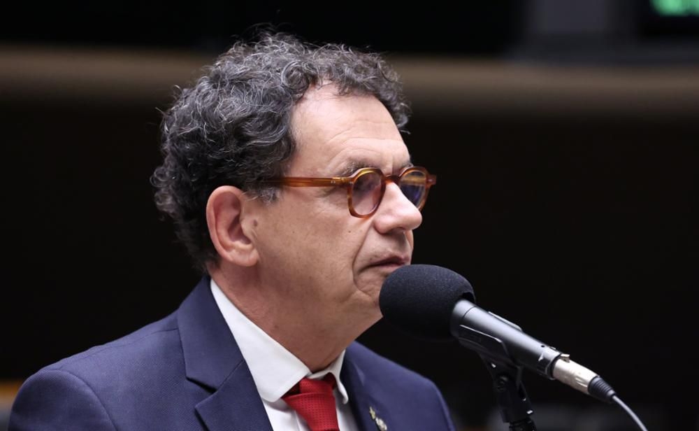 Reimont pede bloqueio de bens, apreensão de passaportes e investigação sobre financiamento do filme 'Dark Horse'