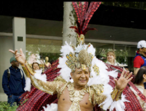 Carnaval da Suíça ganha brilho brasileiro com a presença do muso Thiago Lisboa na Unidos de Lausanne