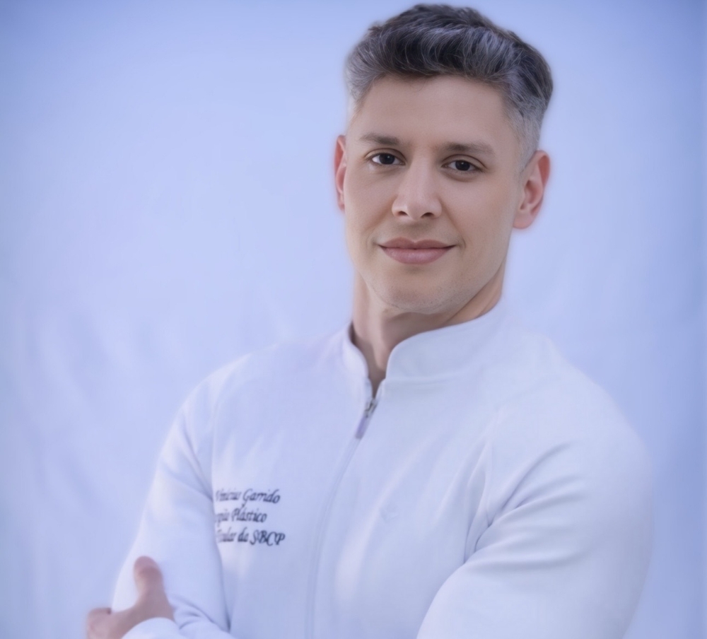 Dr. Vinicius Garrido transforma autoestima e se destaca com abordagem humanizada na cirurgia plástica