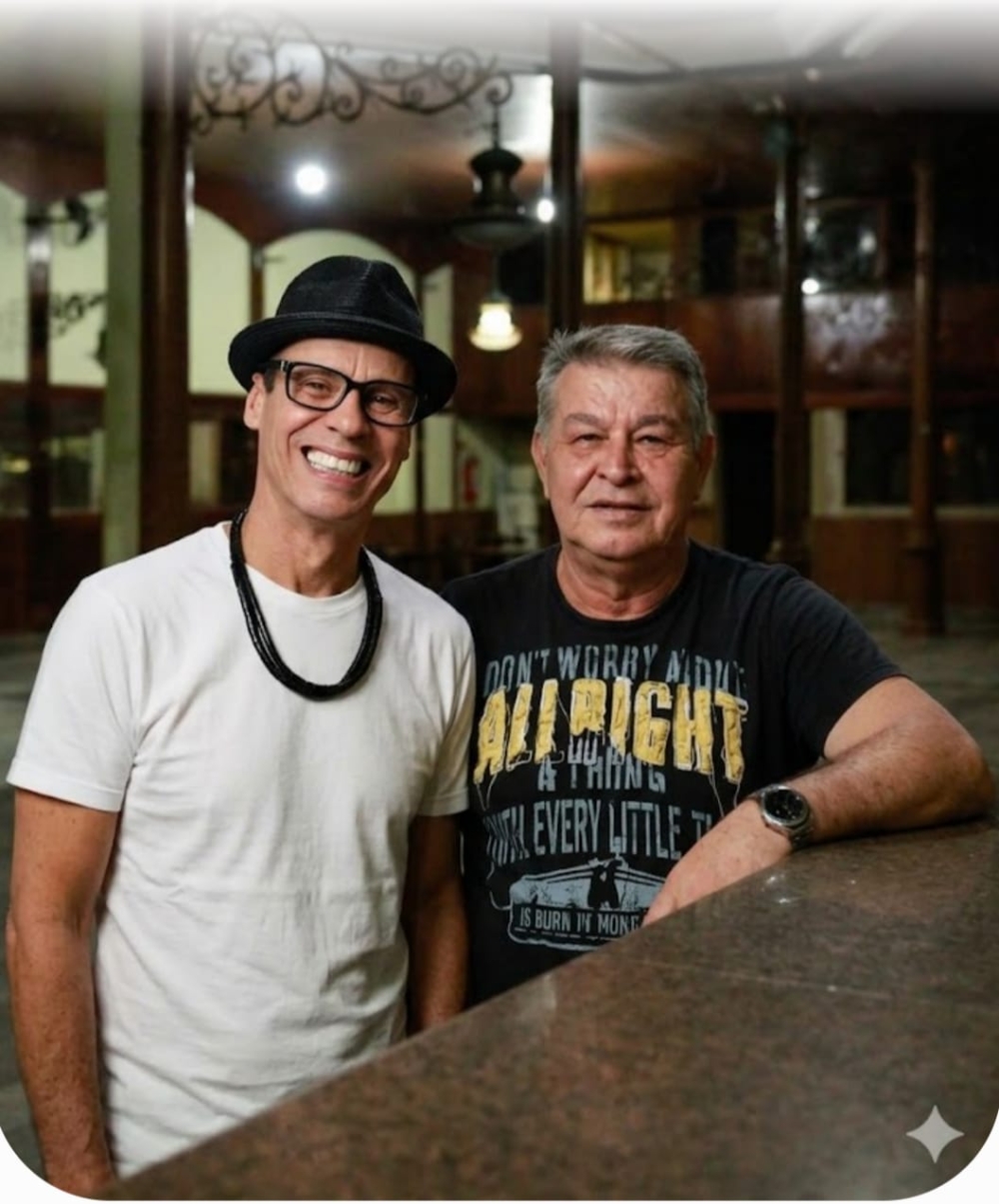DANÇARINO CARLINHOS DE JESUS E PAULO ROBERTO DIRETOR ARTÍSTICO DA GAFIEIRA ESTUDANTINA RECEBEM HOMENAGEM NA CÂMARA DE MESQUITA MESQUITA .