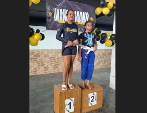 De Mesquita para o Lugar mais alto do Pódio: Aos 12 Anos, Isabella Conquista Duplo Ouro no Jiu-Jitsu
