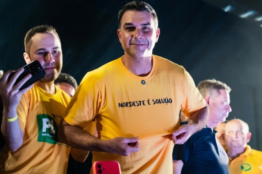 Agenda de Flávio Bolsonaro em festas juninas no Nordeste amplia articulações políticas para 2026