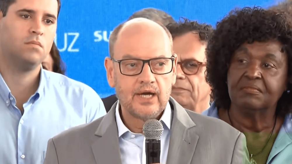 Governador interino substitui 20 secretários: Ricardo Couto reformula Rio em dois meses com 2,7 mil exonerações e cerco à Refit consolidam novo poder no Executivo