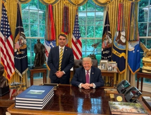 Encontro entre Flávio Bolsonaro e Donald Trump na Casa Branca