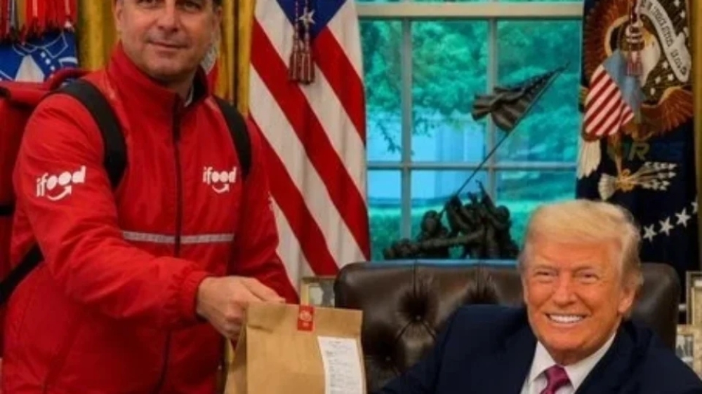 Foto de Flávio Bolsonaro com Trump rende enxurrada de memes nas redes