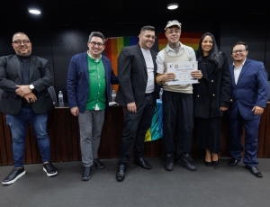 “A Cultura Tem Todas as Cores”: ato solene na Assembleia destaca arte periférica e diversidade LGBTQIAP+