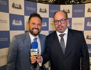 Vereador Rodrigo Vizeu entrega Medalha Pedro Ernesto ao Ex-Presidente da Suderj Felipe Pampolha e destaca cerca de R$ 90 milhões em obras na Praça Seca
