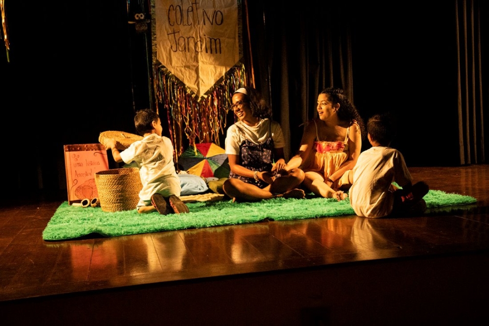 A Caixa de Sons Ancestrais transforma sonho, memória e cultura periférica em teatro musical contemporâneo