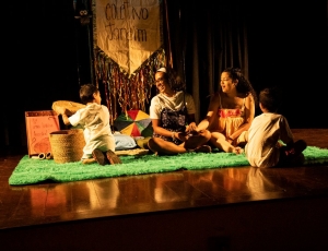 A Caixa de Sons Ancestrais transforma sonho, memória e cultura periférica em teatro musical contemporâneo
