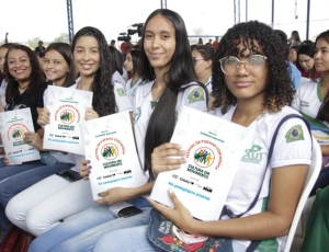 Poesia e Música: Festival conclui etapa baiana deixando rastro de emoção e arte na rede pública de ensino