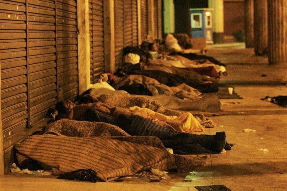 Rio de Janeiro tem 35 mil pessoas vivendo nas ruas e um poder público que virou as costas enquanto 'Cães ladram' e saqueam os cofres