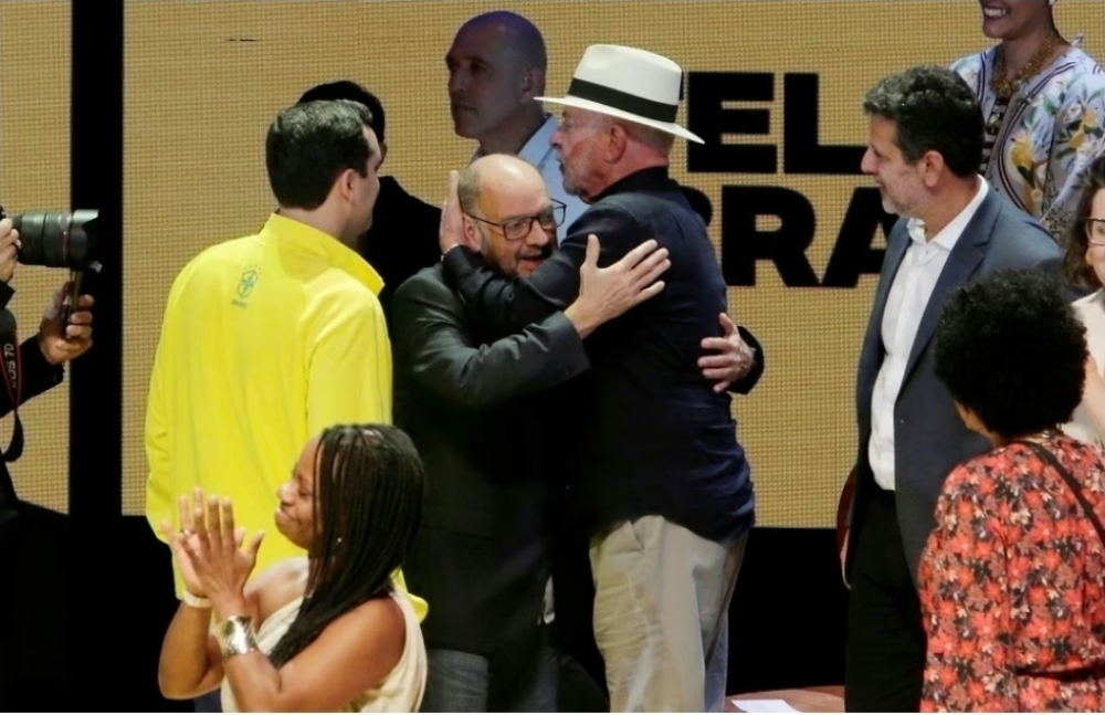 Lula elogia Couto por 'ajudar a consertar o Rio' e diz que Paes 'precisa ser eleito governador'