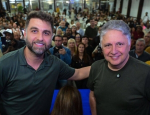 Evento no Automóvel Clube Fluminense marcou o apoio público do filho Wladimir Garotinho e do atual prefeito Frederico Paes à pré-candidatura do ex-governador Garotinho