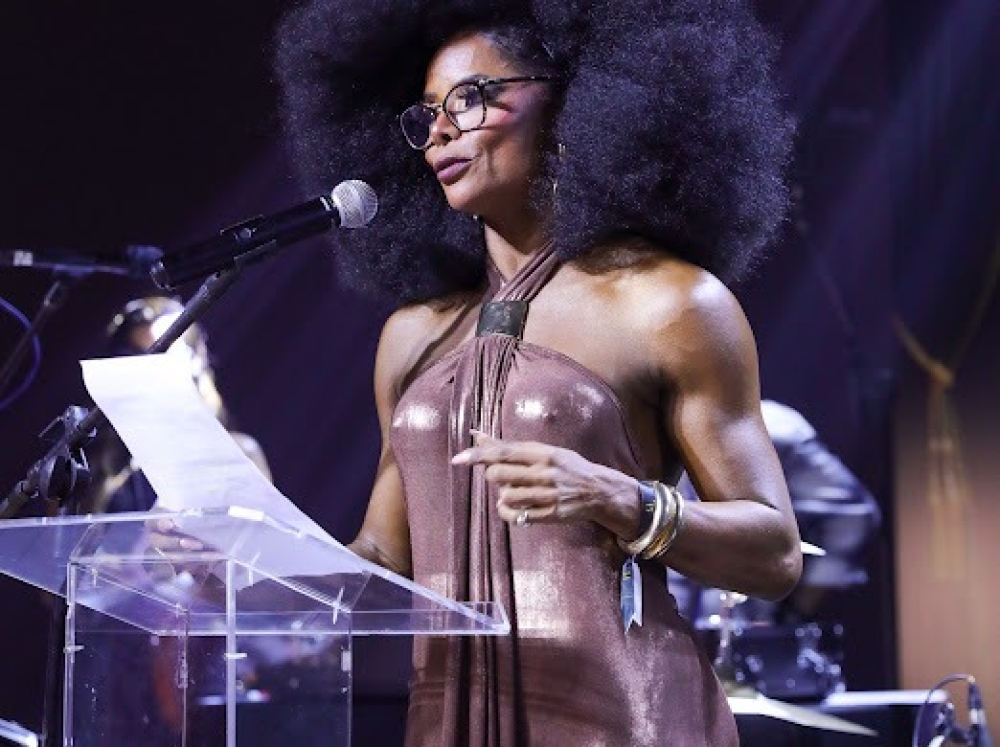 Adriana Bombom, Bukassa kabengele e Breno Santos brilham em noite de glamour e representatividade na celebração dos 15 anos do Grupo Jurema