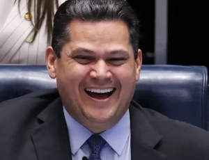 Sob Alcolumbre, PEC da escala 7×0 anda mais rápido que fim da 6×1, os 3 Senadores do Rio de Janeiro apoiam a PEC 7x0