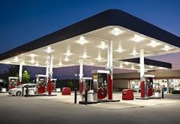 Postos independentes relatam dificuldades para comprar combustível após fechamento da refinaria Refit
