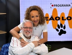 Moninha é destaque em entrevista no programa de Leão Lobo, em São Paulo.