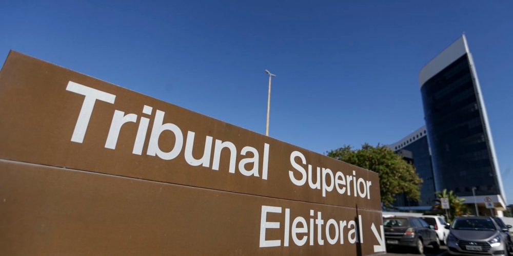 TSE suspende divulgação de pesquisa da AtlasIntel sobre disputa para presidente por suspeita de indução ao eleitor