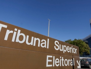 TSE suspende divulgação de pesquisa da AtlasIntel sobre disputa para presidente por suspeita de indução ao eleitor