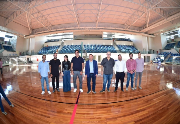 Em reta final das obras, prefeito Rodrigo Neves vistoria Arena Niterói ao lado do secretário de Esporte e Lazer