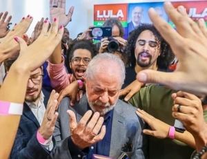 PT lança carta aos evangélicos e critica uso político da fé