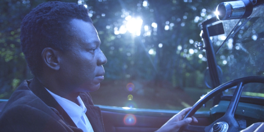  Ator Alexandre Rodrigues participa do marcante e envolvente clipe 