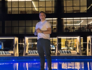 Entre mar, conforto e exclusividade: a experiência de Alex Araújo no Blue Sea Hotel, em Itapema