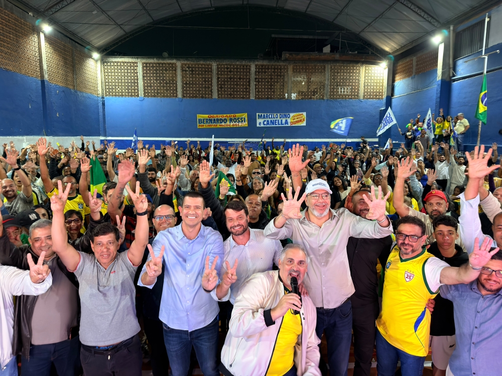 Único deputado estadual bolsonarista de Caxias, Marcelo Dino recebe pré-candidato ao Senado, Márcio Canella e o ex-secretário Bernardo Rossi em espaço lotado