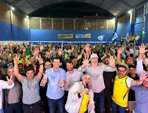 Único deputado estadual bolsonarista de Caxias, Marcelo Dino recebe pré-candidato ao Senado, Márcio Canella e o ex-secretário Bernardo Rossi em espaço lotado