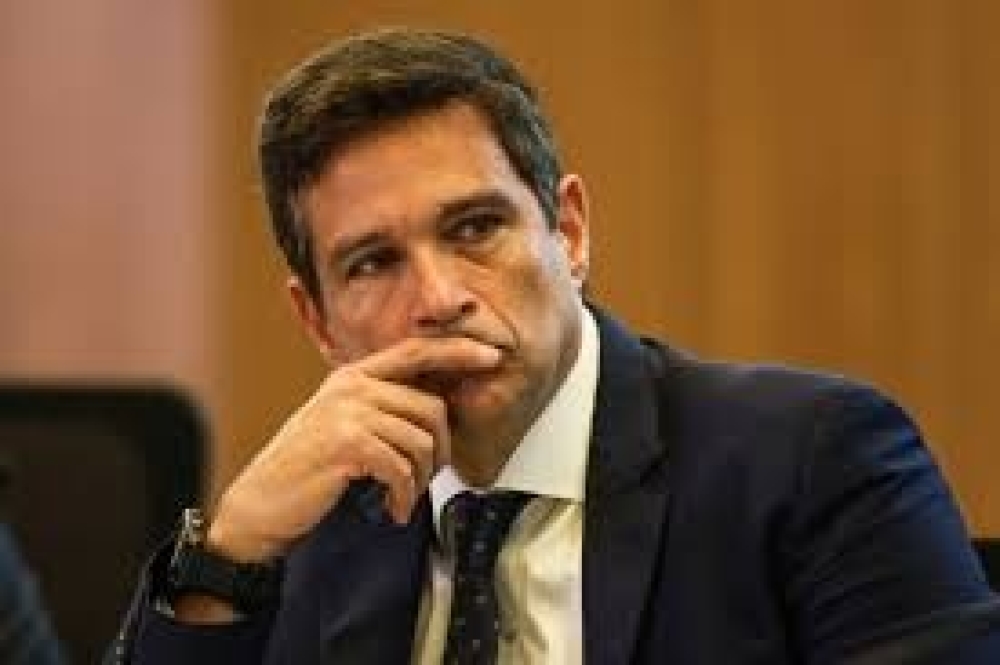 Banco Master amplia crise em Brasília, enquanto Campos Neto segue fora do centro das investigações