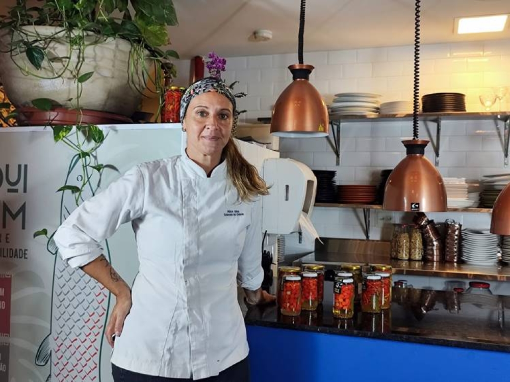 Dia da Gastronomia Sustentável: chef Alice Isha defende que escolhas conscientes na cozinha podem transformar a relação das pessoas com a comida
