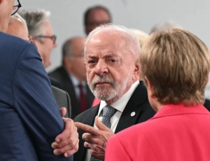 'Não se metam nas eleições do Brasil', diz Lula em reação a Trump