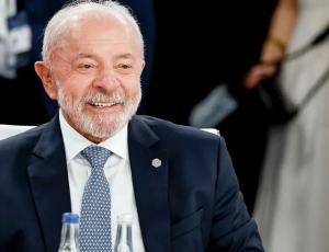 Lula indica a 'contratação' de Messi para a Seleção Brasileira e alivia empate na estreia