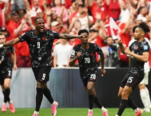 Canadá atropela Catar e vence pela primeira vez em uma Copa do Mundo
