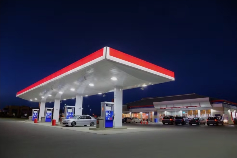 Postos bandeira branca afirmam que continuam sem gasolina mesmo após indicação de alternativas pela Brasilcom