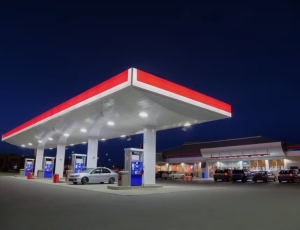 Postos bandeira branca afirmam que continuam sem gasolina mesmo após indicação de alternativas pela Brasilcom