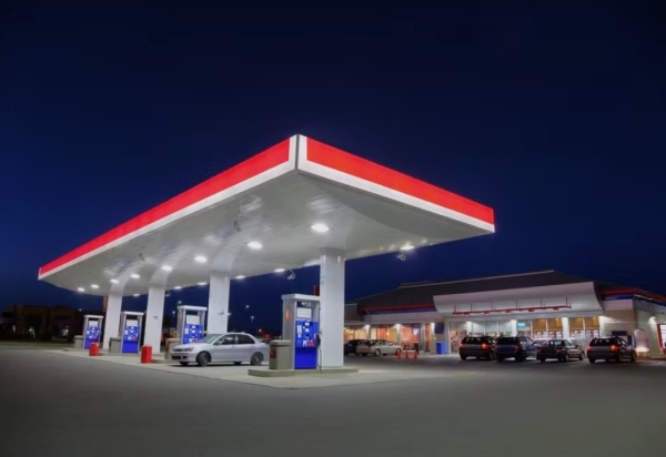 Postos bandeira branca afirmam que continuam sem gasolina mesmo após indicação de alternativas pela Brasilcom