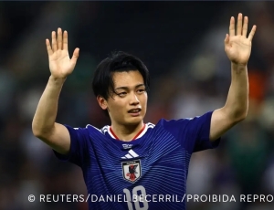 Japão goleia a Tunísia e acirra briga pela liderança do grupo F: 4 a 0